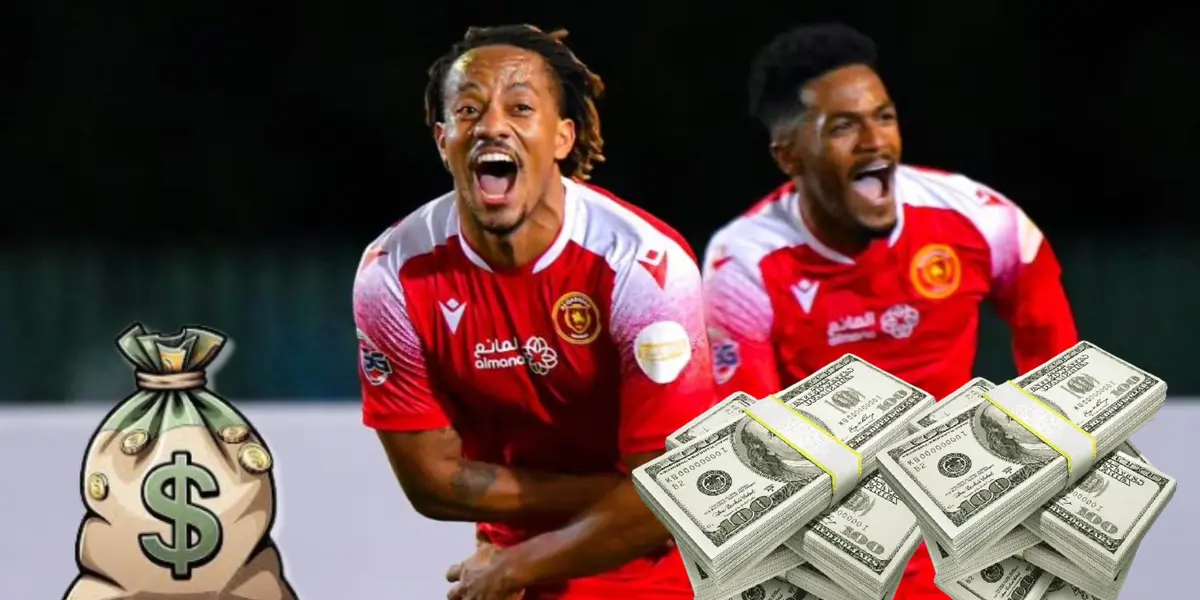 André Carrillo vistiendo y festejando con la camiseta del Al-Qadisiyah de Arabia Saudita