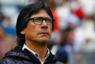 Ángel Comizzo pidió a la directiva un delantero extranjero.