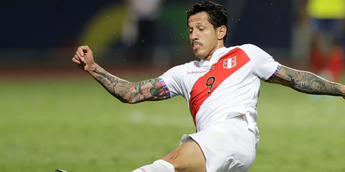 Aunque nació en Turín, Gianluca Lapadula es más peruano que el pisco, pues celebró su espectacular actuación en el triunfo de Benevento con un chaufa.
