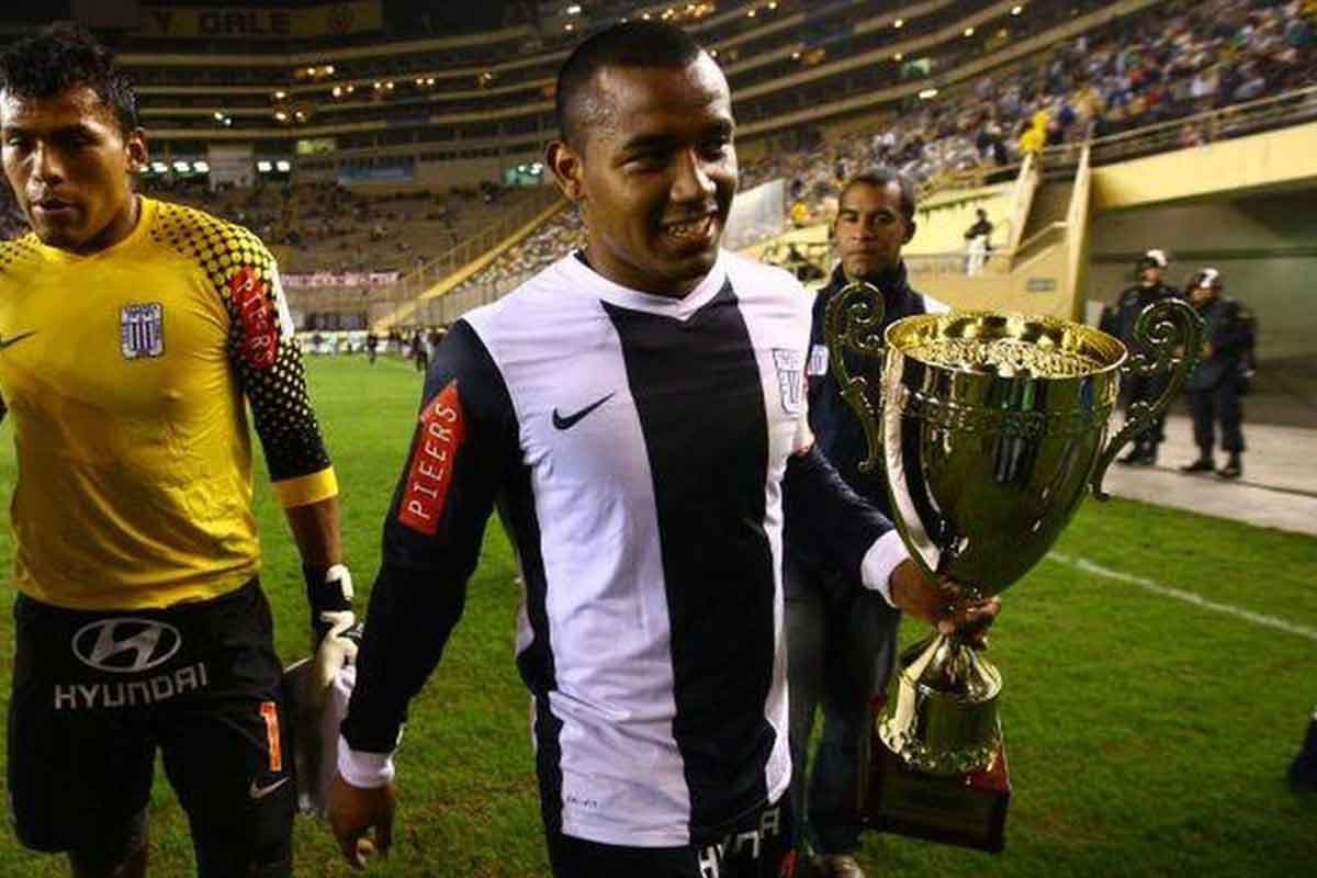Brilló en sus inicios con Alianza Lima, pero hoy está cerca del retiro.