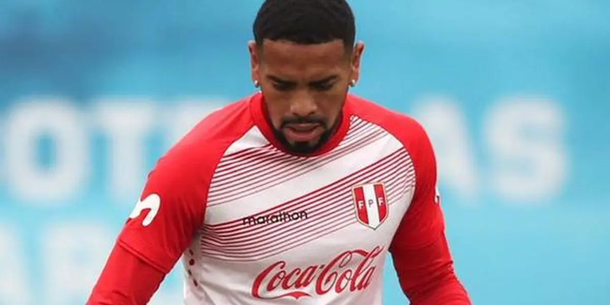 Callens no ha demostrado ser el sucesor de Zambrano y un jugador uruguayo lo pasó por encima.