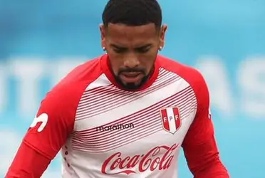 Callens no ha demostrado ser el sucesor de Zambrano y un jugador uruguayo lo pasó por encima.