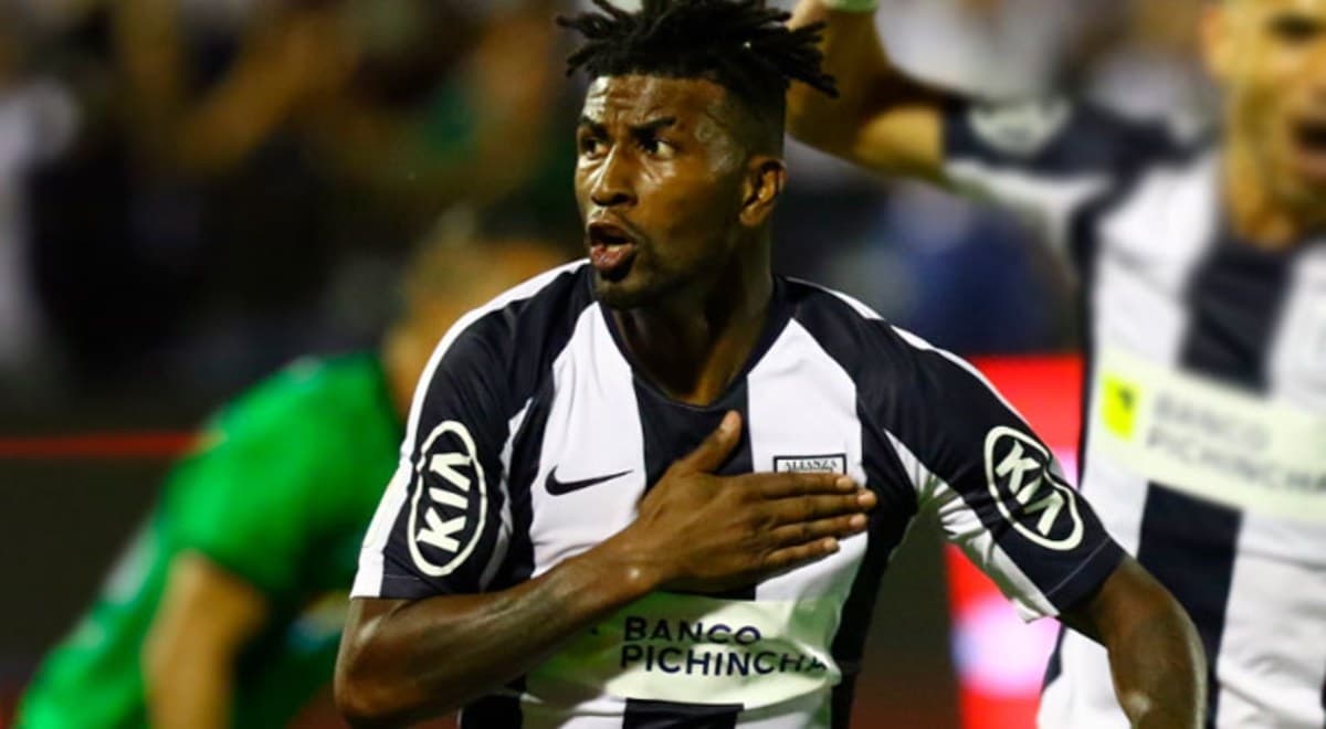 Carlos Ascues podría cambiar de equipo para la próxima temporada, tras su pésimo año con Alianza Lima
