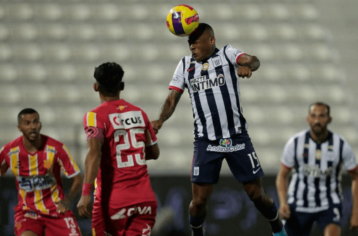 Carlos Bustos preocupado por su nuevo juego jugador que no está funcionando en Alianza