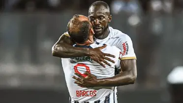 Cecilio Waterman abrazando a Hernán Barcos (Foto: RPP)