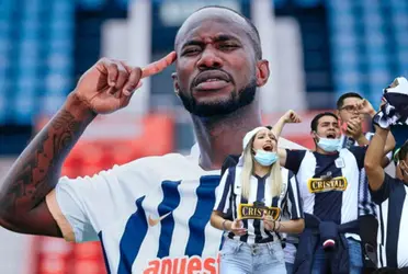 Cecilio Waterman con la camiseta de Alianza Lima.