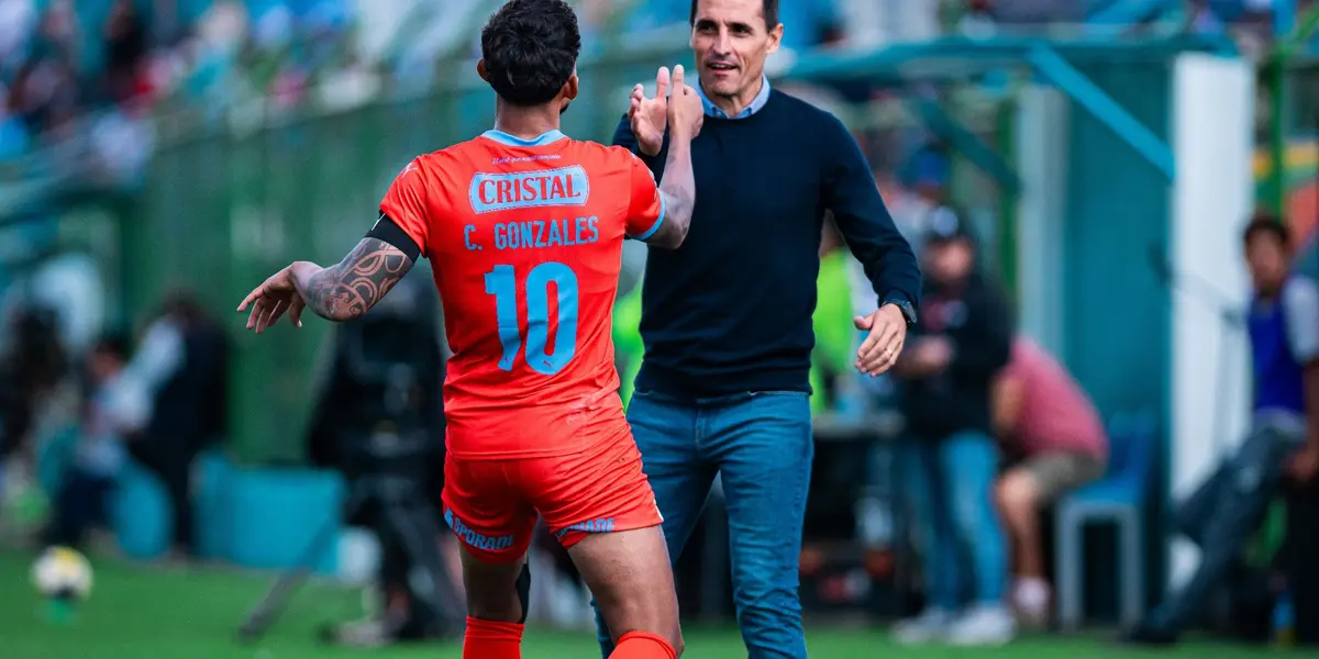 Christofer Gonzáles celebrando con Guillermo Farré (Foto: Sporting Cristal).