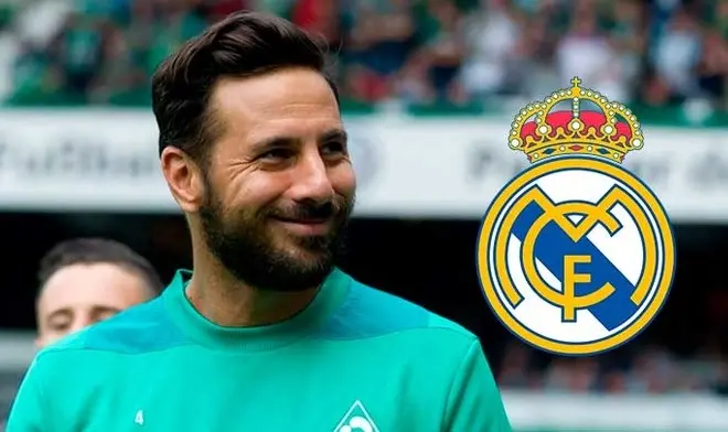 Claudio Pizarro fue pretendido por muchos equipos en el fútbol internacional entre ellos se encontraba el Real Madrid.