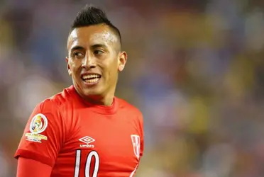 Cristhian Cueva llegó a Perú y se unió rápidamente a los entrenamientos en el complejo deportivo de la Videna