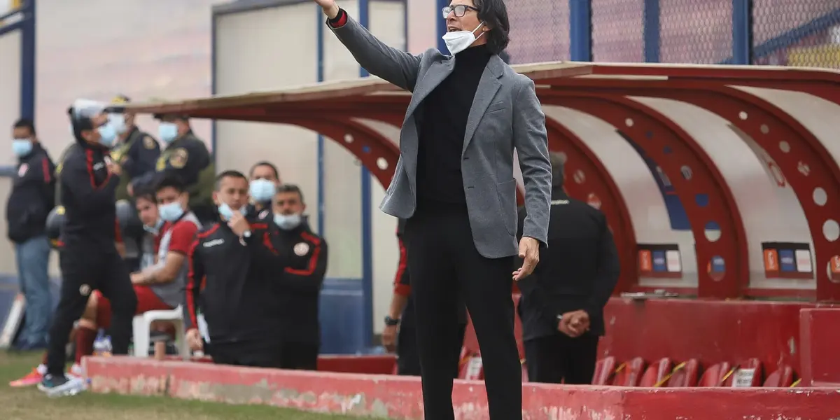 Cuando parecía que la reconciliación entre Ángel Comizzo y los hinchas de Universitario estaba cerca, lo sucedido en el encuentro ante Ayacucho FC alejó más esa posibilidad y nuevamente pidieron su salida del club.