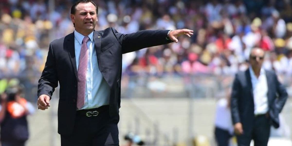 Cuando se acabe el ciclo de Gareca en la Bicolor, los resultados apuntan a que Bustos será su reemplazo.