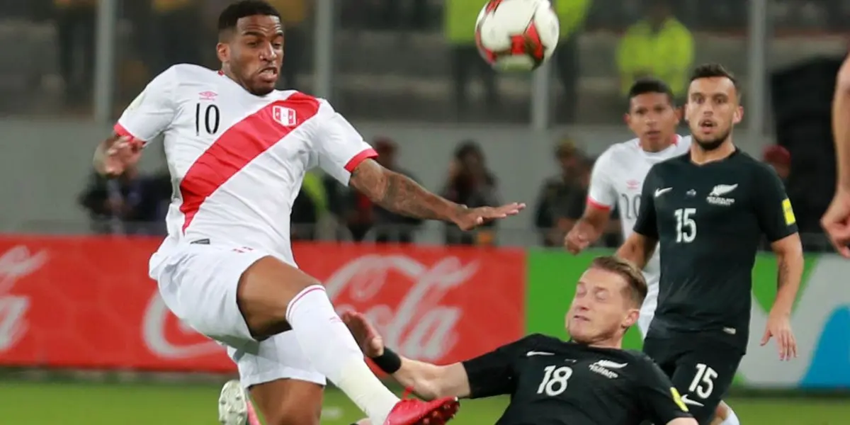 Cuatro minutos antes de que termine el partido contra Nueva Zelanda, ingresó a la cancha un central desconocido que cerró el campo peruano en los últimos minutos.