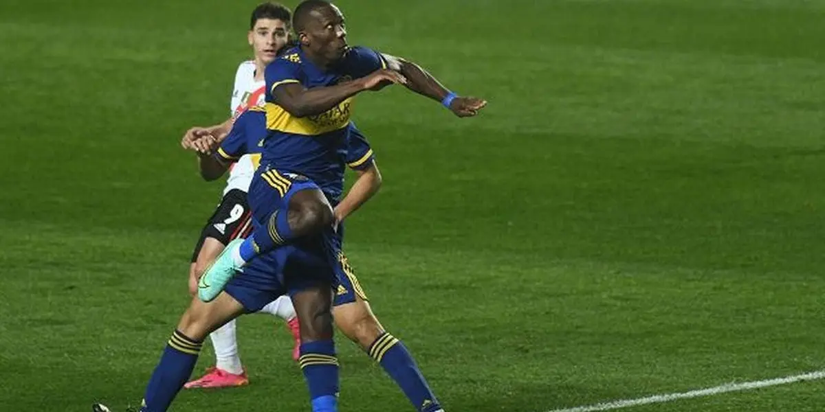 Dani Alves sonaba para reforzar la zona del lateral derecho en Boca Juniors, pero todo parece indicar que se quedará en Brasil.