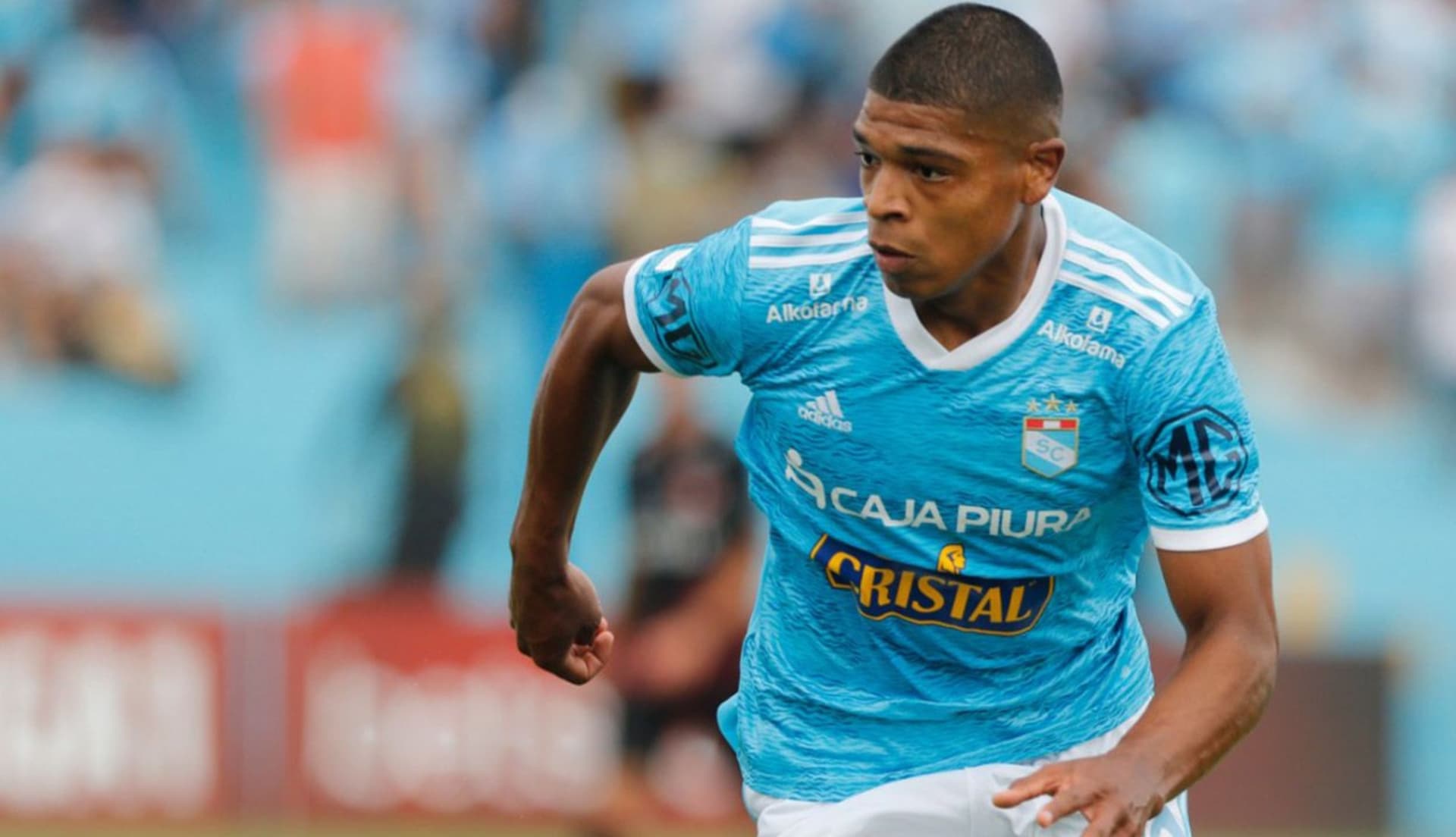 Delantero ‘rimense’ y una decisión contraproducente para su carrera