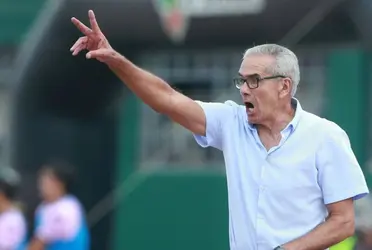 Durante el partido de Universitario el delantero peruano Alex Valera volvió a defraudar y esta vez falló un penal y continúa con una mala racha