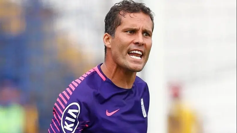 El arquero no soportó más críticas y tomó está decisión.