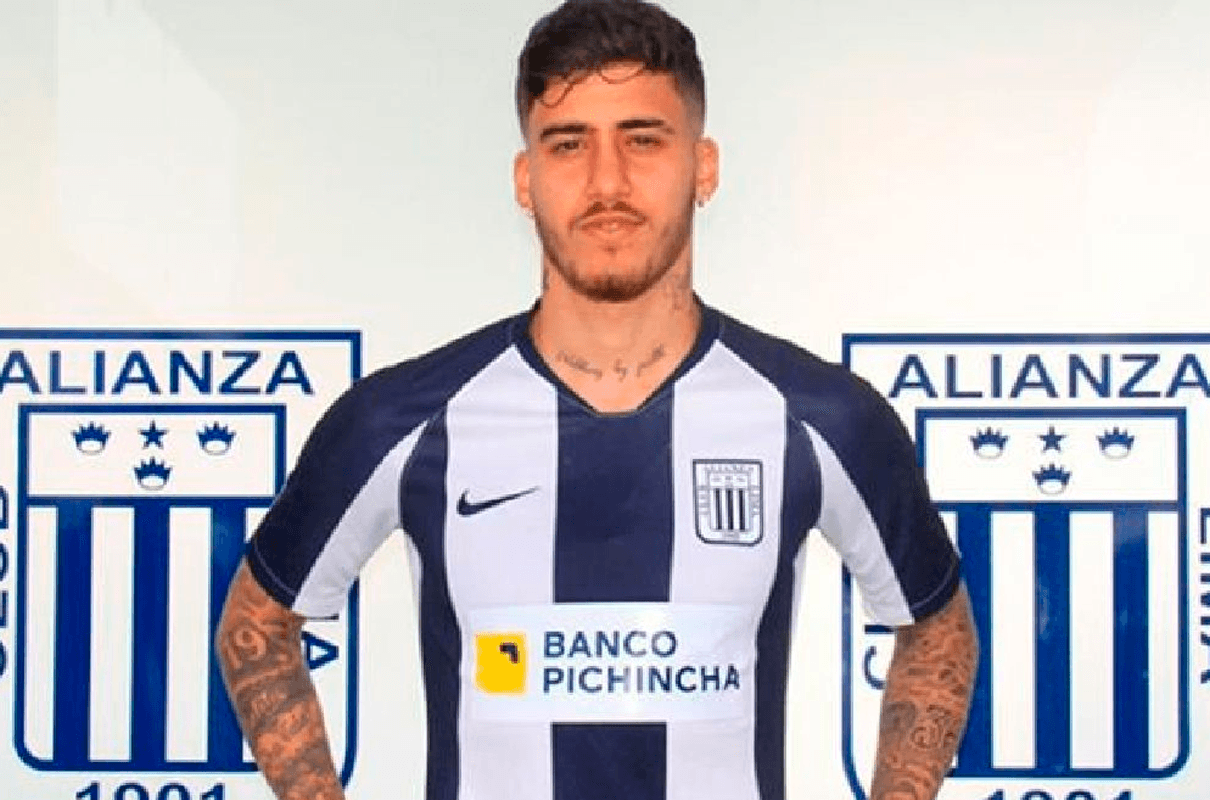 El atacante 'blanquiazul' no quiere pasar desapercibido y busca que el técnico confíe en él