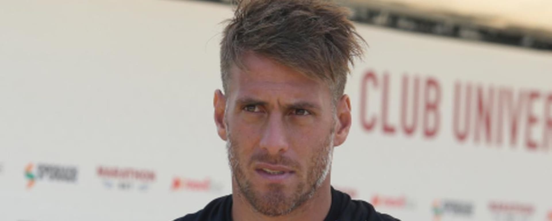 El atacante no cuenta en el Reggina de Italia y cada vez está mas cerca del retiro.