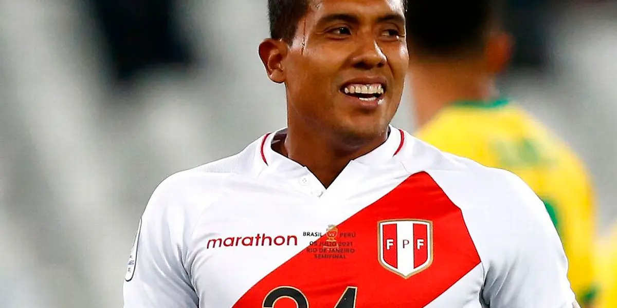 El atacante nacional no quiere que el técnico de la Selección Peruana lo olvide por irse a Colombia