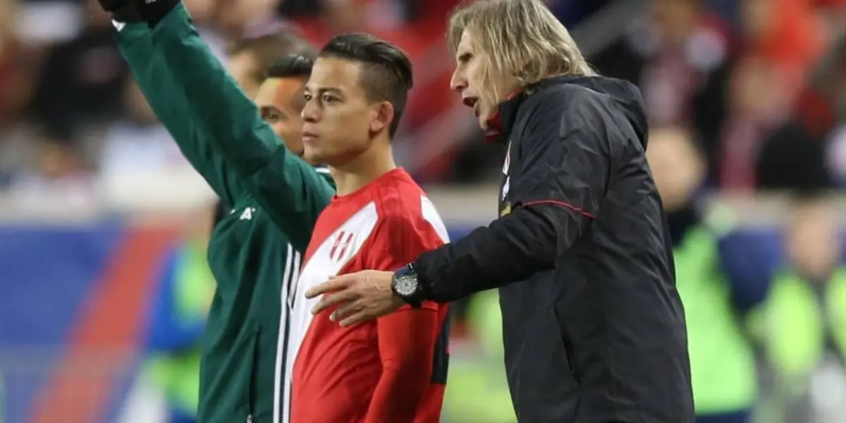 El atacante peruano tiene que encontrar equipo sí o sí para este mercado de fichajes