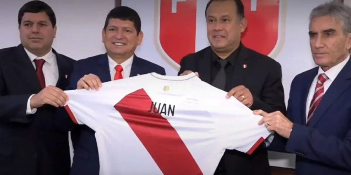 El ‘Cabezón’ fue presentado oficialmente en Videna tras la salida de Gareca
