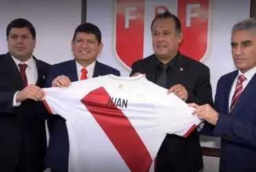 El ‘Cabezón’ fue presentado oficialmente en Videna tras la salida de Gareca