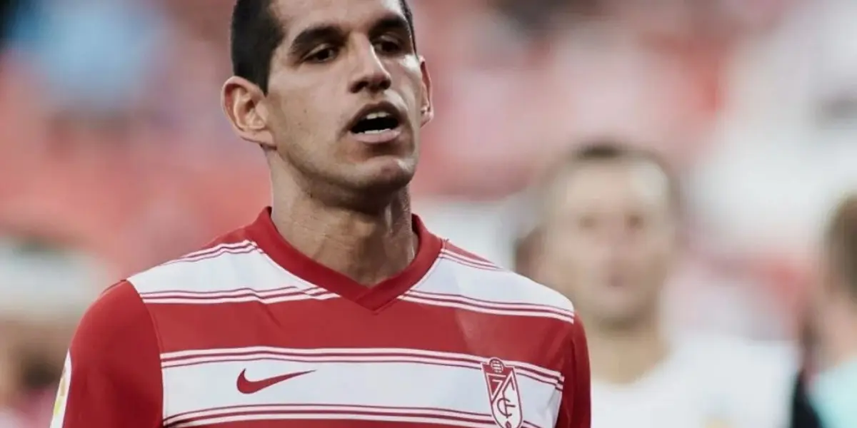 El defensa no la pasa bien en España y podría llegar al América de México