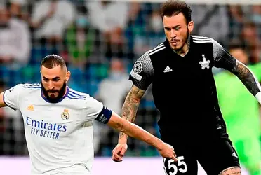 El defensor no desaprovechó la oportunidad de pedir una camiseta para el recuerdo