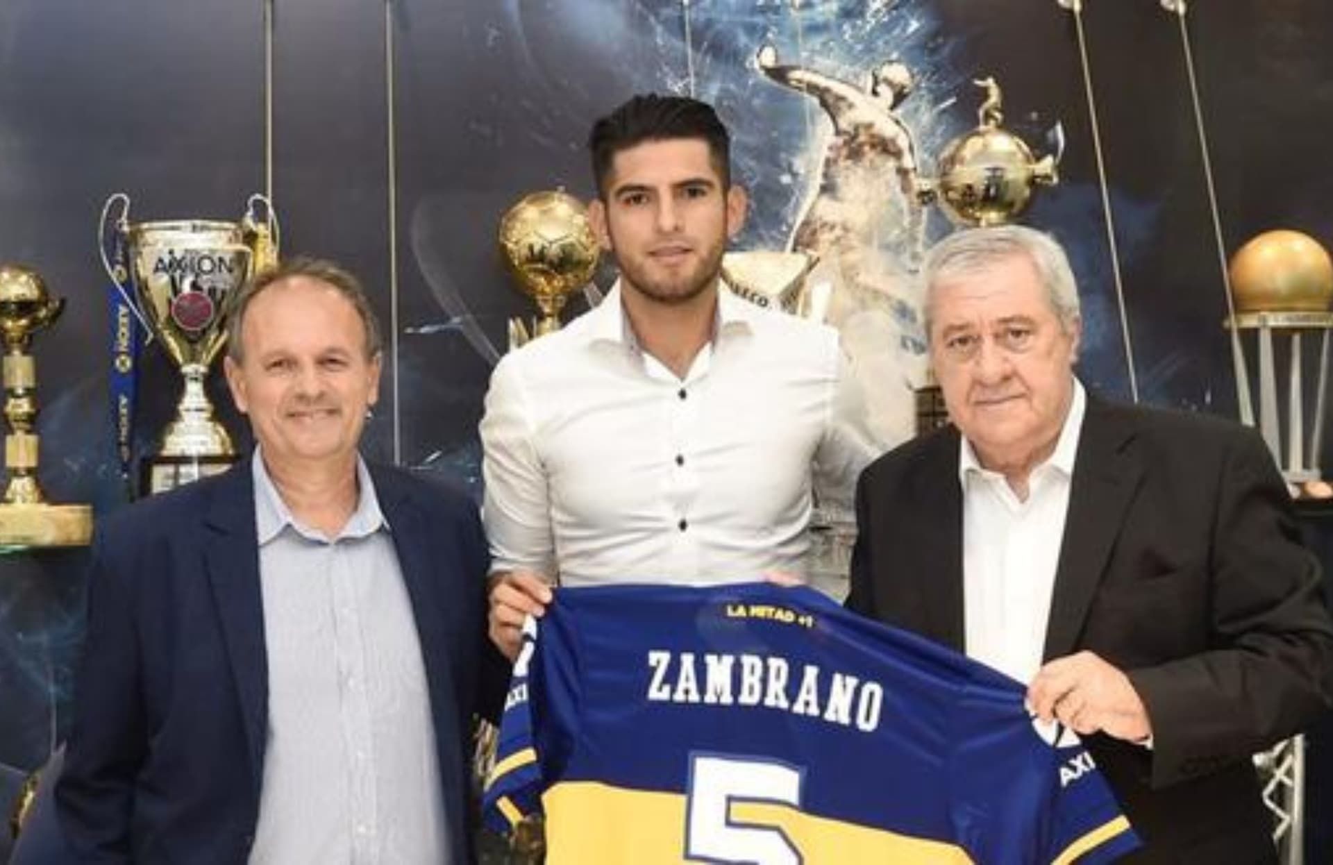 El defensor peruano está muy cerca de renovar con Boca Juniors