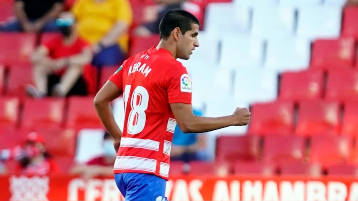 El defensor peruano fue ofrecido al Levante que también participa en La Liga