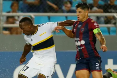 El defensor peruano fue suplente e ingresó en el duelo con Boca Juniors 