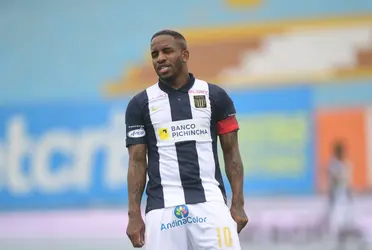 El delantero de Alianza Lima sorprende en los entrenamientos del club.