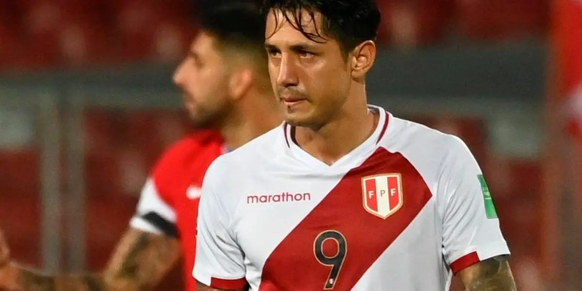 El delantero nacional nuevamente con problemas en Italia que podría terminar afectando a la Selección Peruana