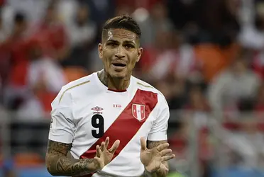 El delantero peruano fue pedido por el entrenador de un gigante de Brasil, pero sus exigencias habrían terminado con las negociaciones.