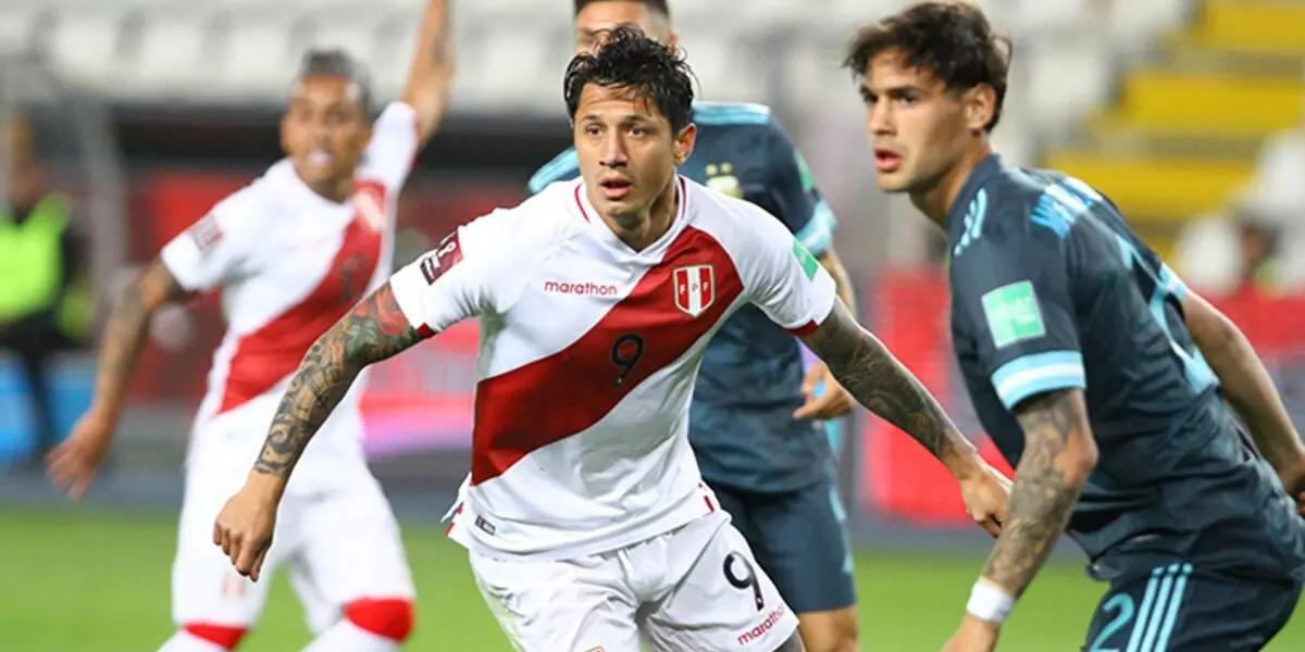 El delantero peruano podría quedarse fuera de la Selección Peruana por culpa de su club en la Seria A.