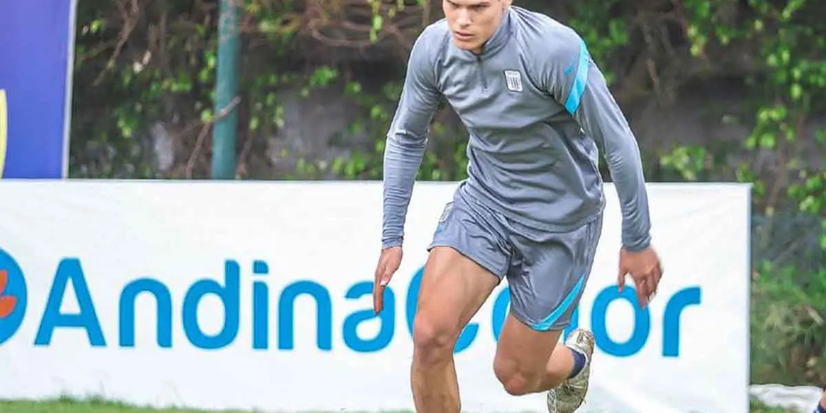 El delantero sigue sin anotar un gol con Alianza Lima.