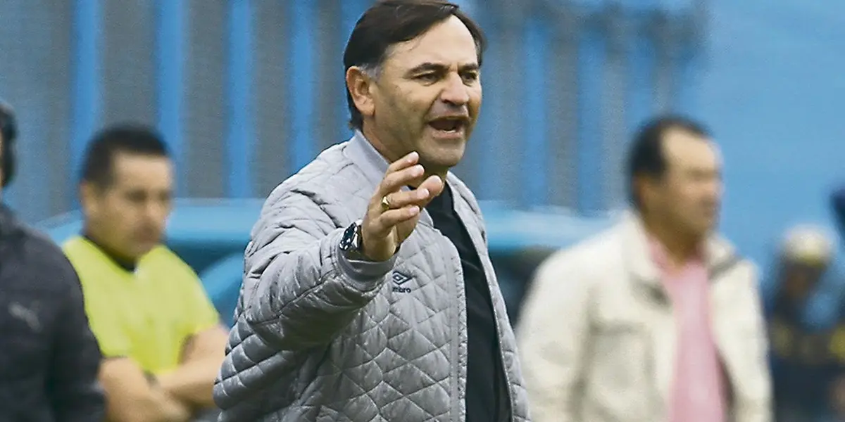 El director técnico, Carlos Bustos analiza la estadía de algunos jugadores