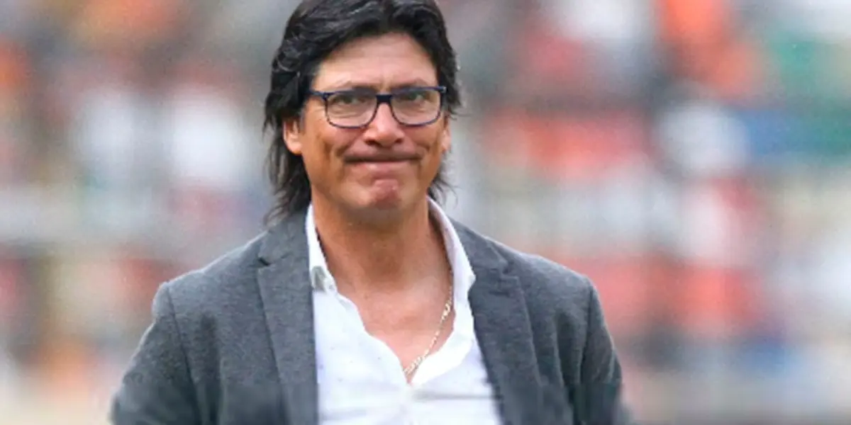 El entrenador argentino volverá a chocar contra el equipo que lo dejó en evidencia en la copa anterior.