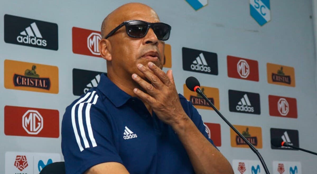 El entrenador de Sporting Cristal armaría hasta tres alineaciones con los nuevos refuerzos para afrontar la Liga 1.