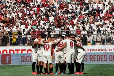 El entrenador estaría contra la espada y la pared en el equipo