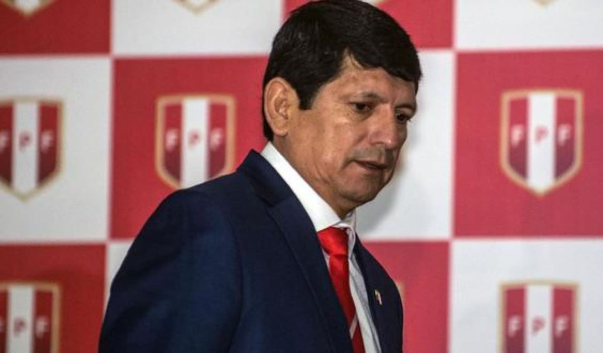 El entrenador fue vinculado para dirigir a Perú