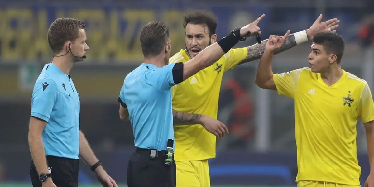 El error más destacado del equipo fue el de Edmund Addo, el mediocampista de Ghana que no supo despejar un lateral.