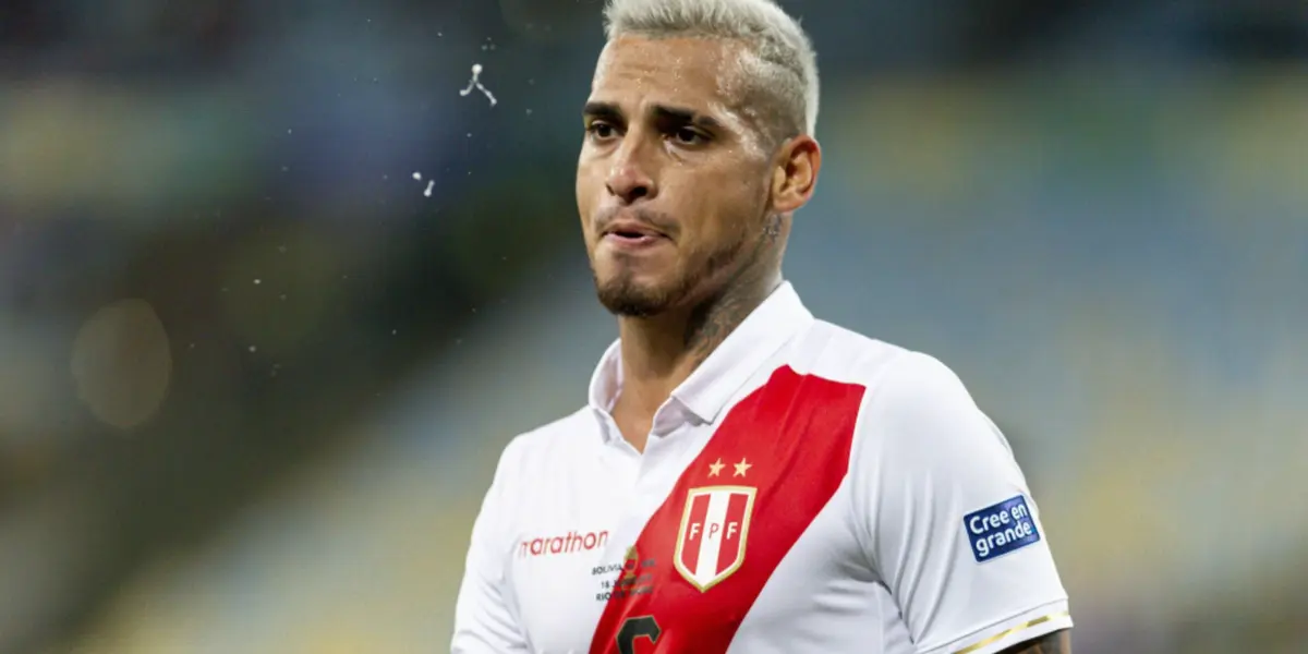 El jugador dio un paso al costado y rechazó a Perú