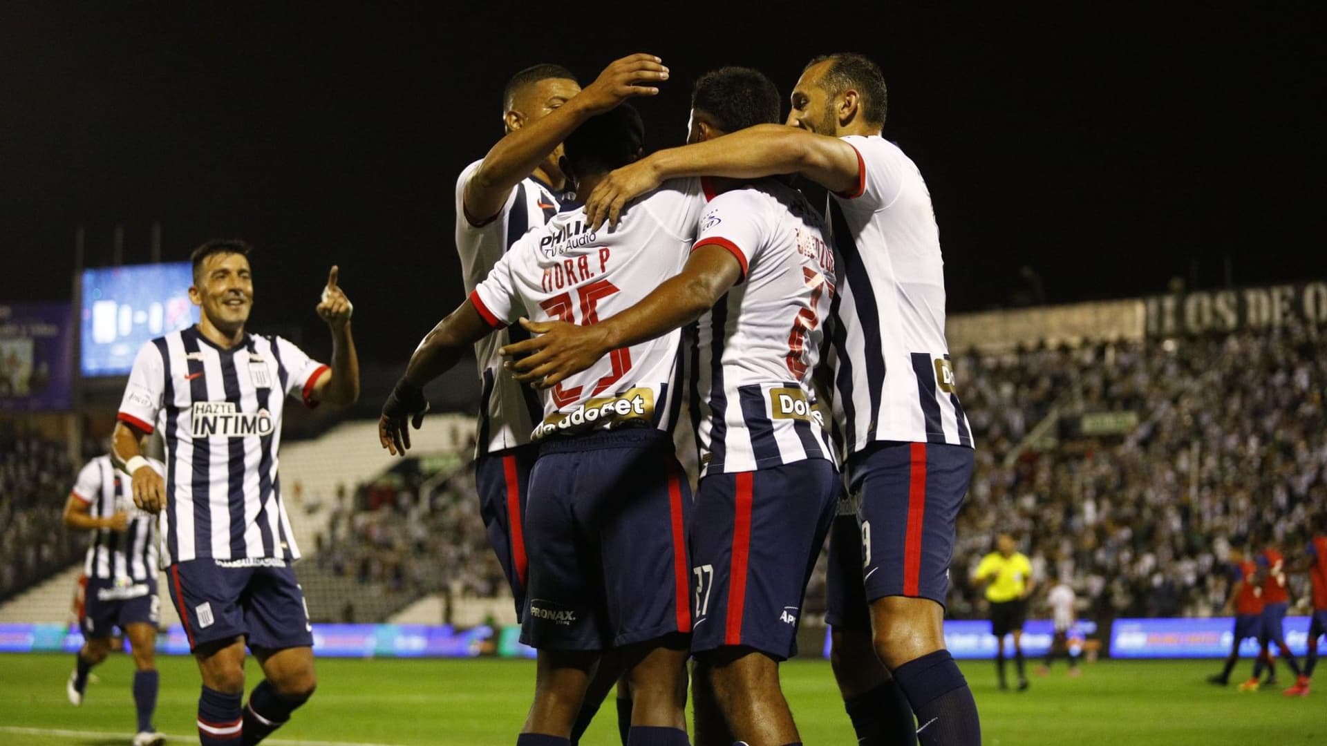 El jugador que no dejó dudas en el encuentro es Pablo Lavandeira, quien se mostró mucho en ataque.