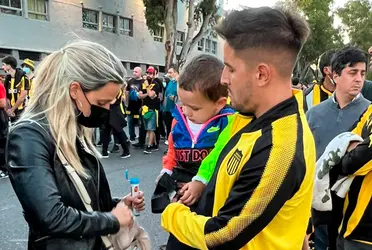 El jugador de Sporting Cristal viajó a Uruguay para ver a Peñarol en la cancha