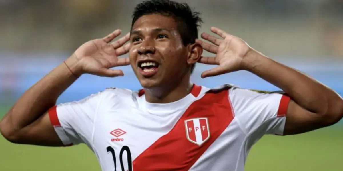 El jugador tiene doble nacionalidad, ya que cuenta con la peruana por su madre