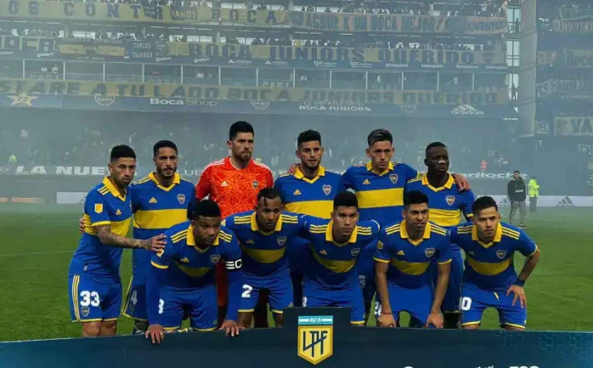 El ‘Kaiser’ estuvo presente en la victoria de su equipo 1-0 sobre Vélez Sarsfield