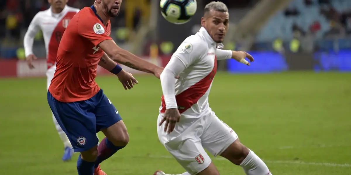 El lateral izquierdo peruano tuvo un rendimiento correcto