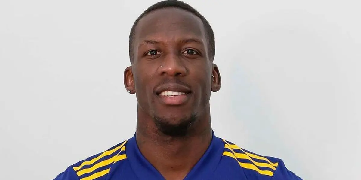 El lateral subió a sus historias un video donde muestra un mate imperial personalizado.