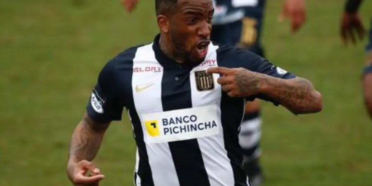 El máximo ente del fútbol europeo recordó a la 'Foquita' en la Champions League